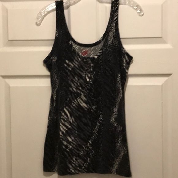 Women’s Ocean Pacific tank in great color - Picture 1 of 4